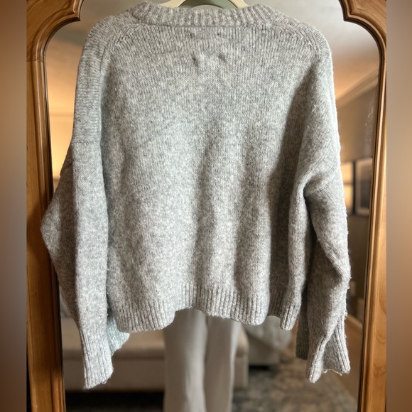 Abercrombie & Fitch Light Gray Women's Sweater - Picture 5 of 5